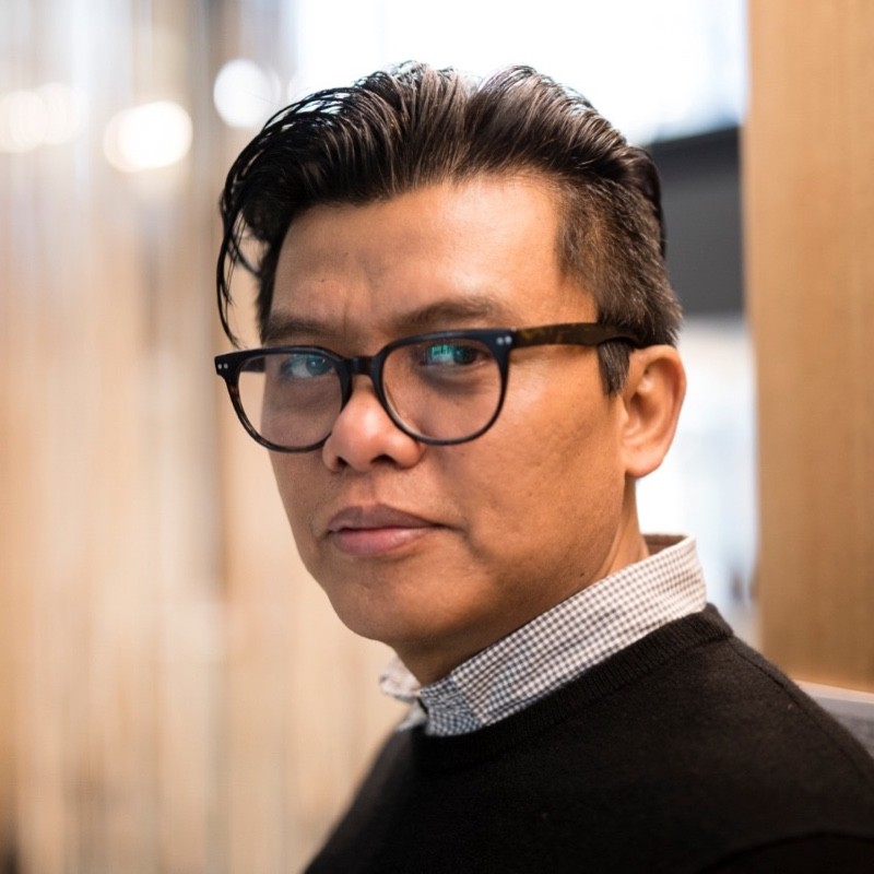 “Saya adalah ‘produk migrasi’: di Inggris dan Australia sebagai pelajar serta hari ini di Singapore sebagai professional sadar bahwa tidak ada alasan tunggal orang bermigrasi dan fenomena ini tidak terelakkan di masa2 mendatang. Media ini, diharapkan menjadikan migrasi sebagai sebuah proses transformasi yang berdampak positif bagi pelaku, negara yang ditinggal ataupun negara tujuan migrasi”